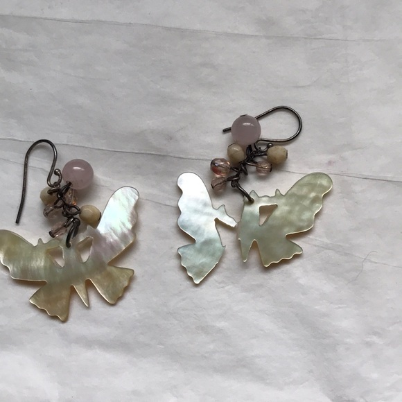 Mother of pearl & rose quartz butterfly earrings - Picture 6 of 8